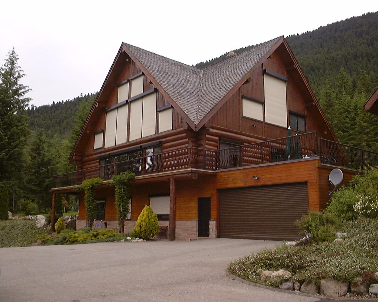 rollshutters vs impact windows